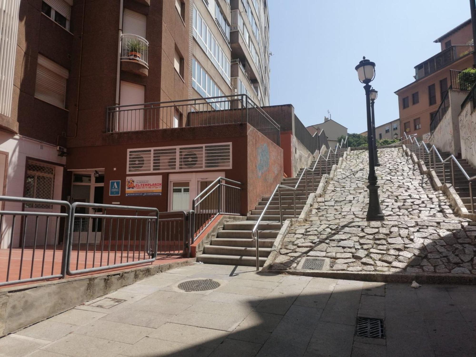Albergue El Templarin Понферрада Екстер'єр фото